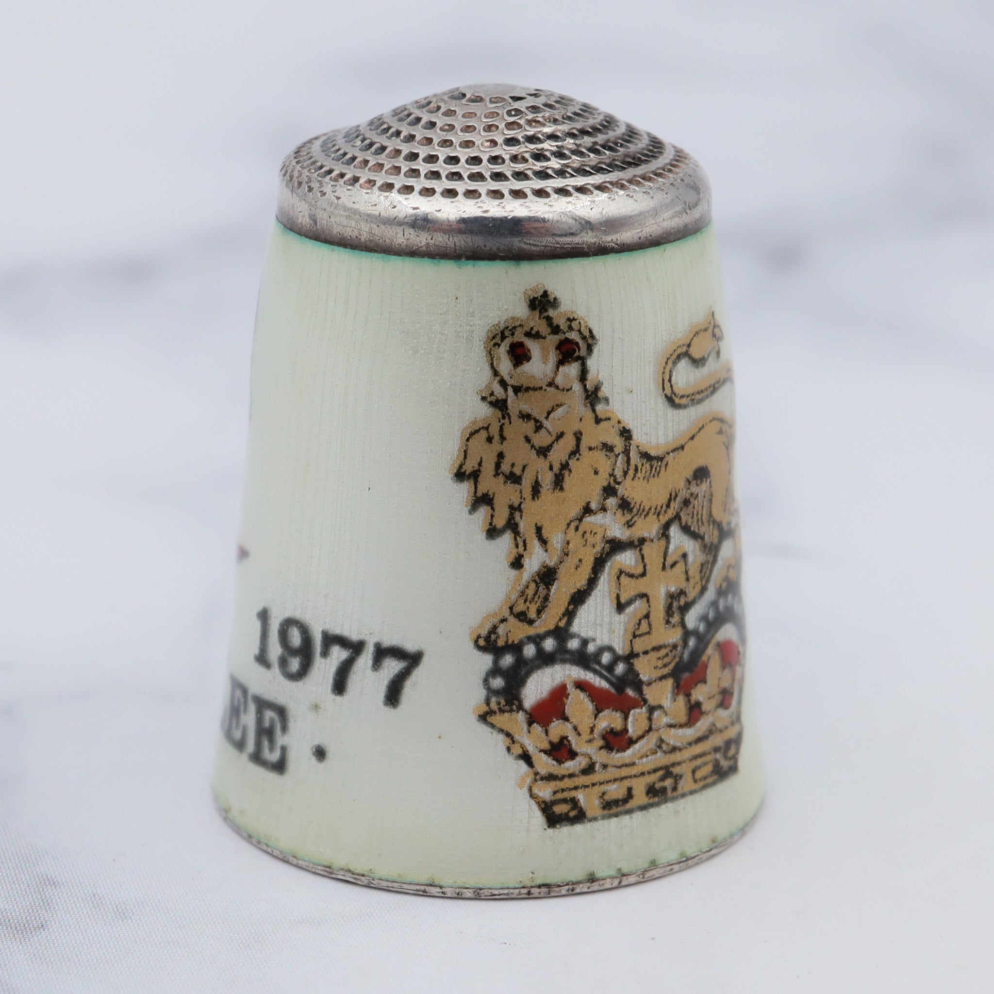 Vintage 1977 silver jubilee sterling & enamel English commemorative thimble